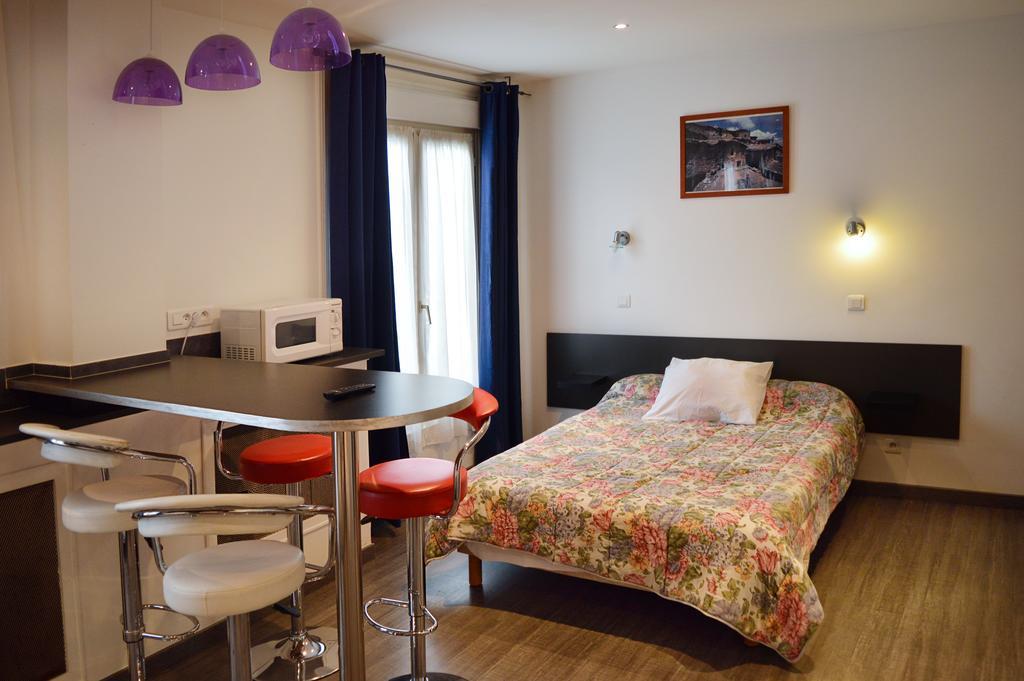 Hotel Moderne Saint-Denis  Room photo